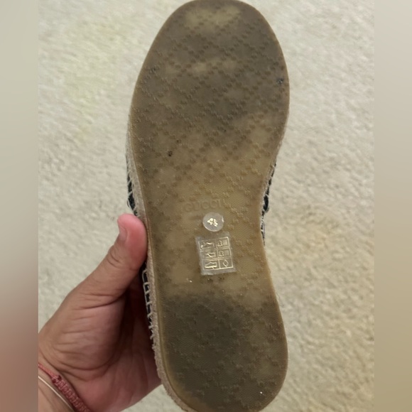 Gucci shoes size 8US, I just wore them out 3 times their on perfect condition - Picture 13 of 14